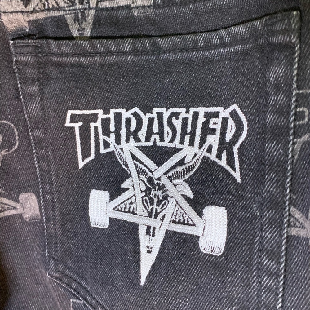 ❌SOLD❌ FTP x thrasher all over logo jeans - Picture 7 of 11